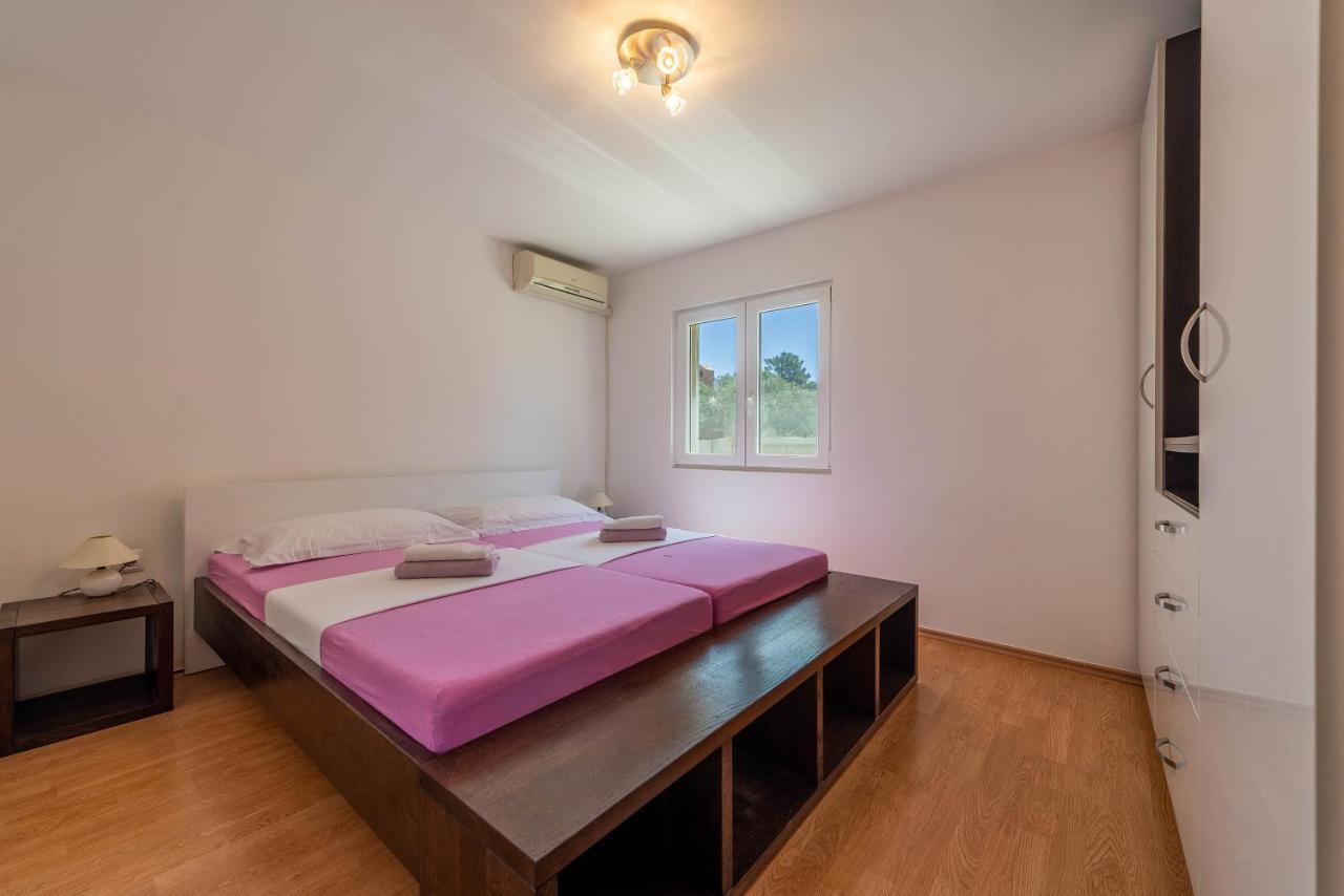 Niko Apartment Vir Exterior photo
